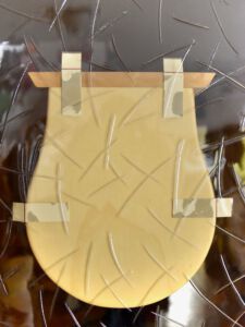 Türharfe befestigt mit 4 Streifen Tesa Powerstrips