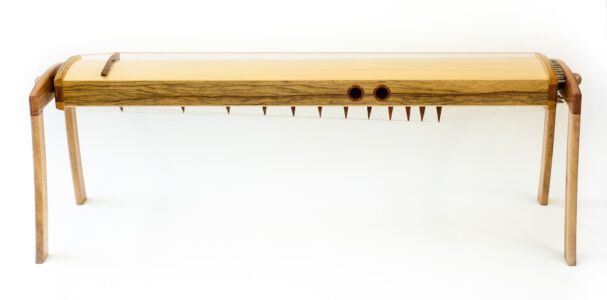 Ko-Ta-Mo aus "Weißem Ebenholz" mit hohen Füßen