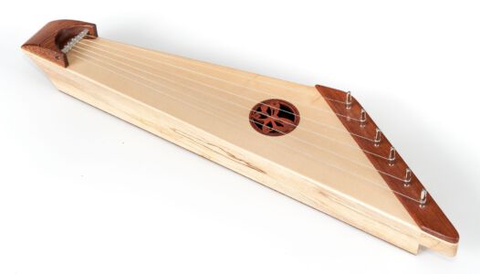 Kleine Kantele mit Schalllocheinlage "Schmetterling"