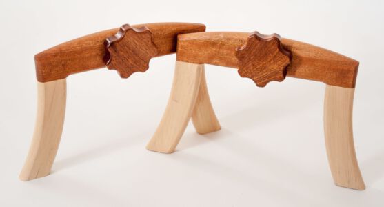 Kleine Füße mit Befestigungs-Dreher