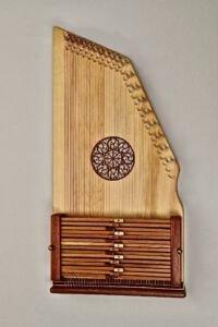 Autoharp mit doppeltem Barockschallloch