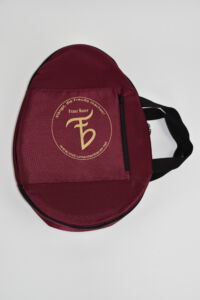 Tasche mit aufgesetztem Fach für den Stimmschlüssel