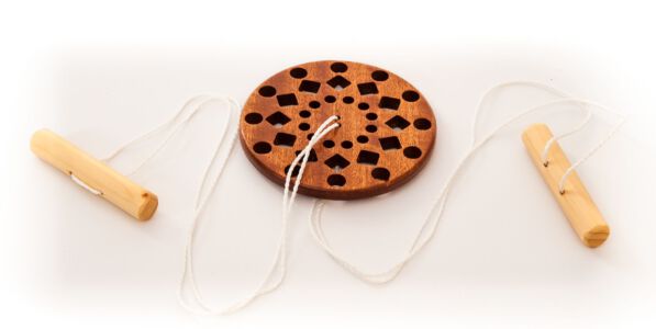 Windsinger aus Mahagoni