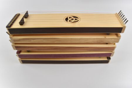 Blick auf die Triskele und den Steg aus Wenge